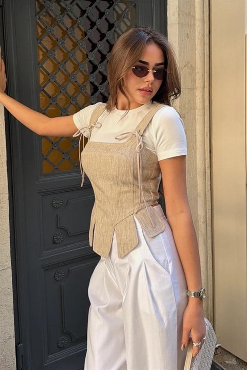 Naturel Korse Detaylı Bluz