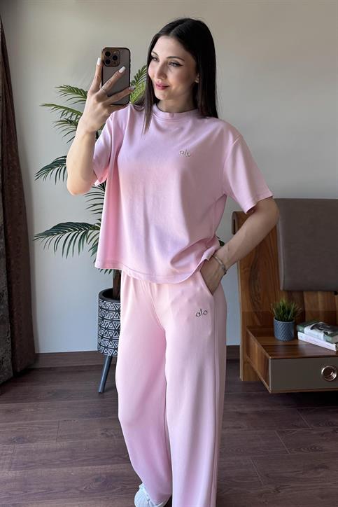 Pembe Alo Baskılı Kısakollu Pantolonlu Takım