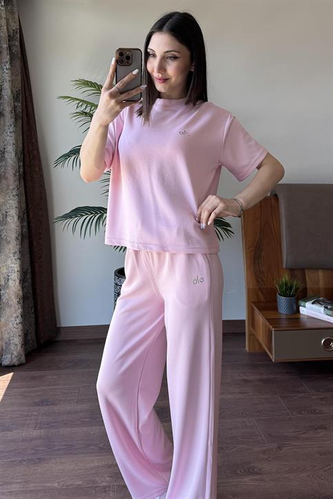 Pembe Alo Baskılı Kısakollu Pantolonlu Takım