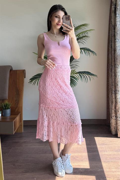 Pembe Astarlı Dantel Etek