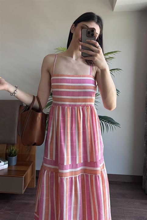 Pembe Çizgili Elbise