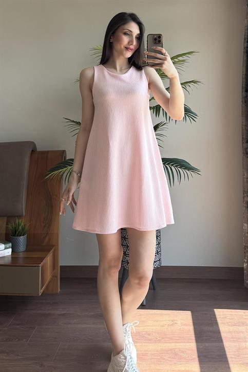 Pembe Çizigli Arkadan Fermuarlı Elbise