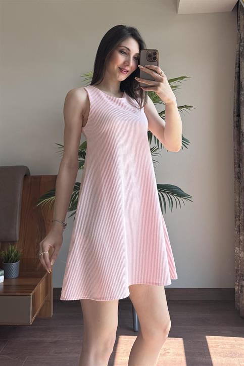 Pembe Çizigli Arkadan Fermuarlı Elbise