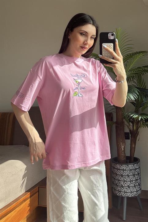 Pembe Cocktail Club Kadeh Nakışlı T Shirt
