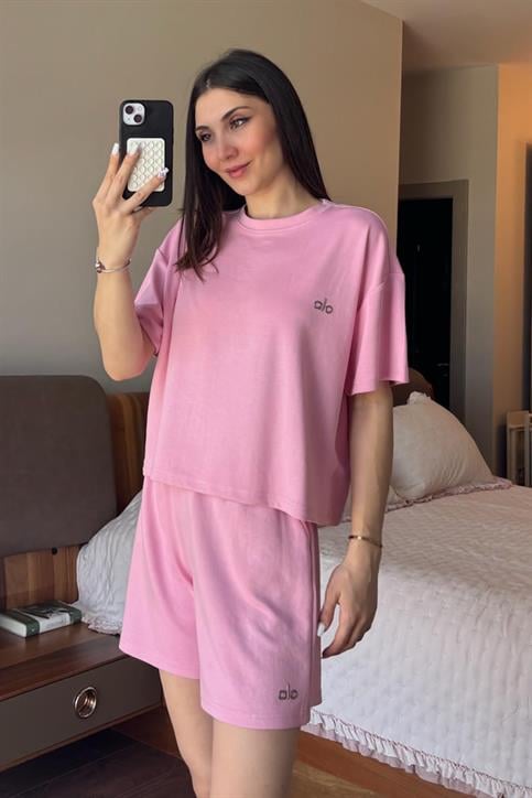 Pembe Gümüş Baskılı Şortlu Takım
