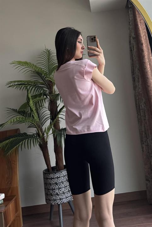 Pembe Kol Detaylı T Shirt