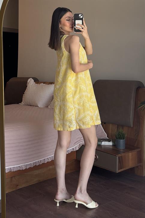 Sarı Çiçek Nakışlı Elbise