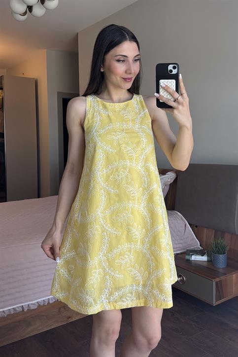 Sarı Çiçek Nakışlı Elbise