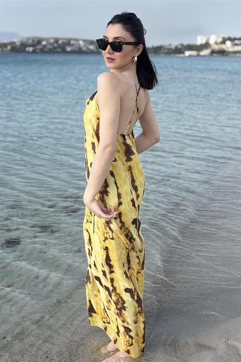 Sarı Sırt Çapraz Detaylı Batik Desen Elbise