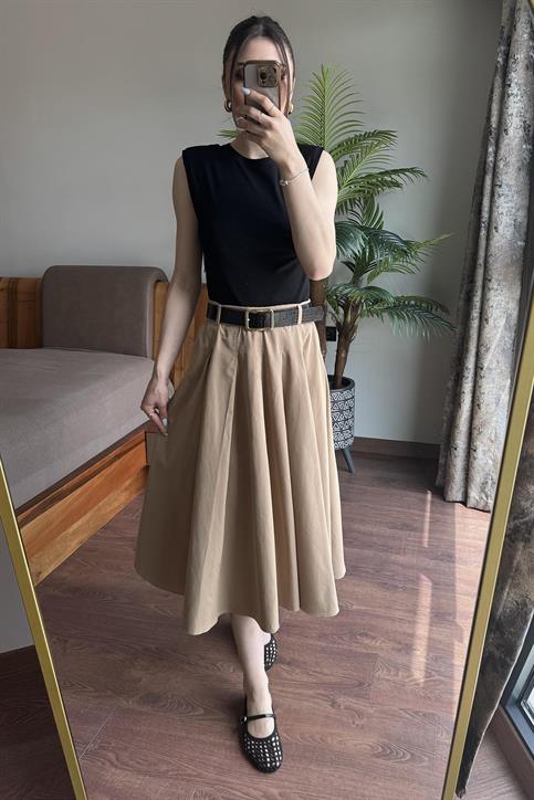 Siyah Altı Volanlı Elbise