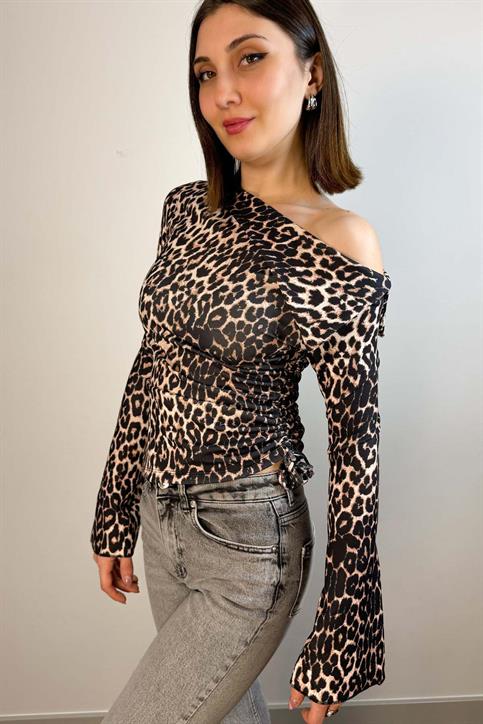 Siyah Asimetrik Kesim Leopar Bluz