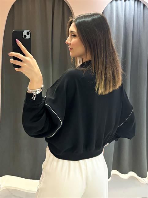 Siyah Biye Detaylı Fermuarlı Sweatshirt
