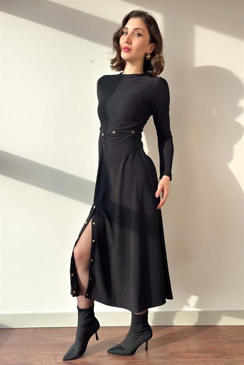 Siyah Çıtçıt Detaylı Maksi Boy Elbise