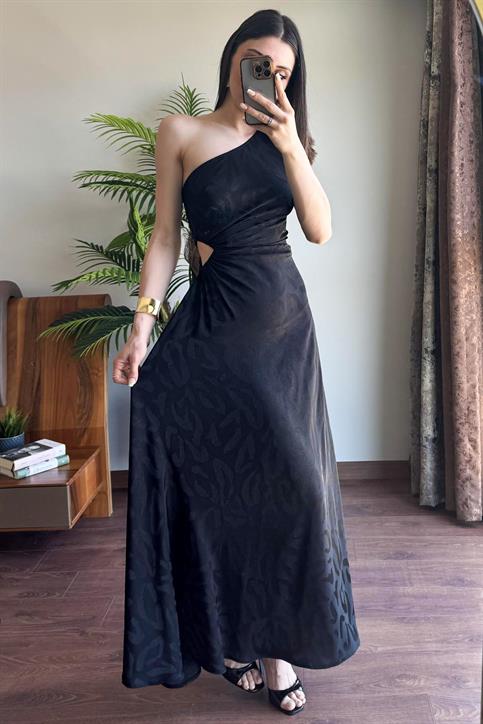 Siyah Dekolte Detaylı Leopar Desenli Elbise