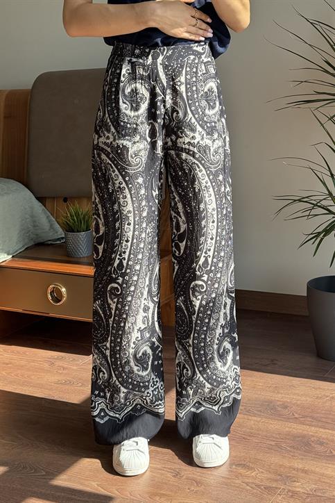 Siyah Desenli Pantolon