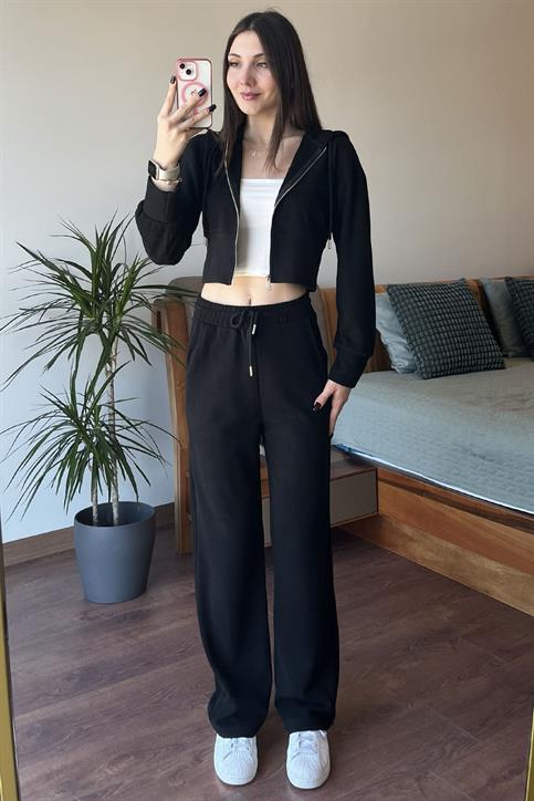 Siyah Kapüşon Detaylı Crop Ceketli Takım