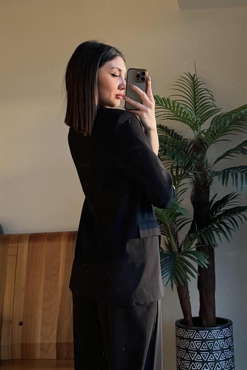 Siyah Kol Katlamalı Blazer Ceket