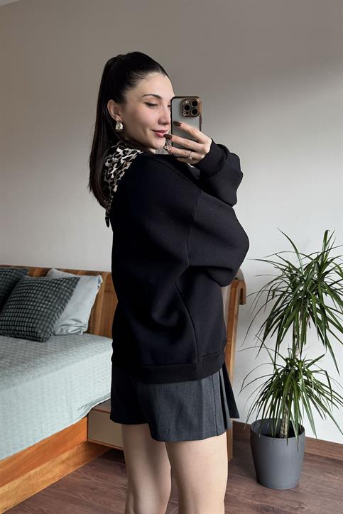 Siyah Leopar Nakışlı Fular Detaylı Sweatsihrt