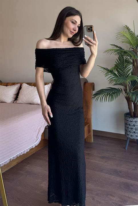 Siyah Madonna Yaka Dantel Elbise