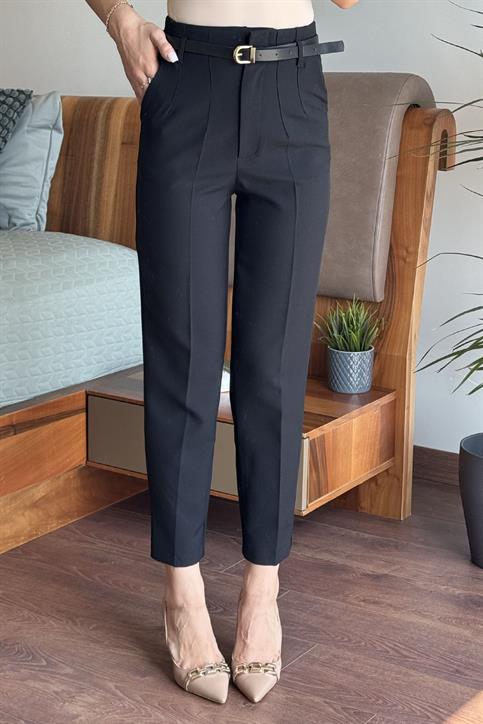 Siyah Önü Flatolu Kemerli Pantolon