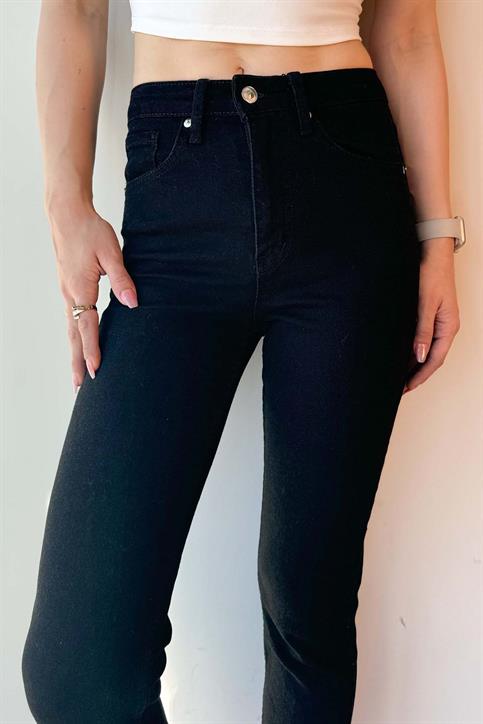 Siyah Paça Kesik Boyfit Jean