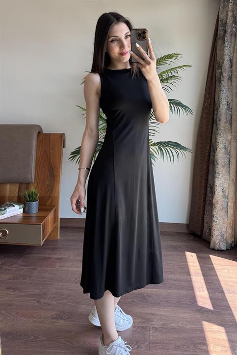 Siyah Parçalı Sıfır Kol Elbise