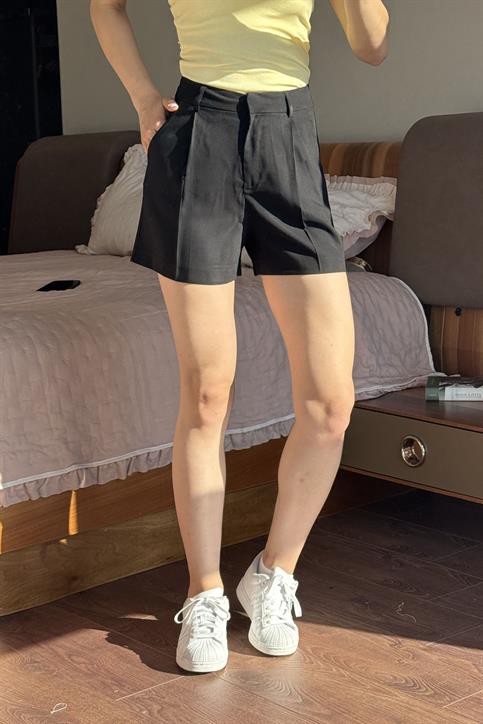 Siyah Şehir Boy Kumaş Şort