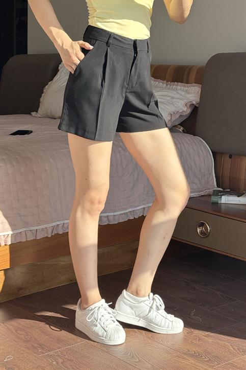 Siyah Şehir Boy Kumaş Şort