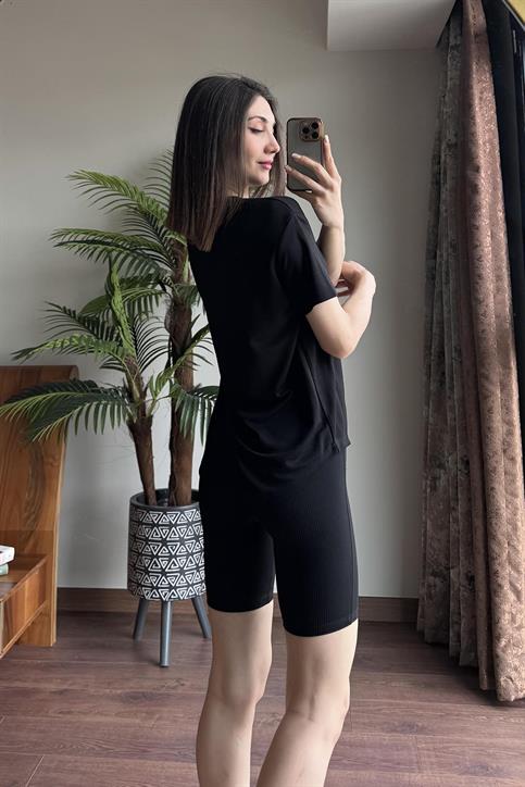 Siyah V Yaka Basic T Shirt