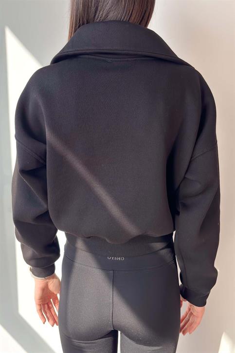 Siyah Yaka Detaylı Crop Sweatshirt