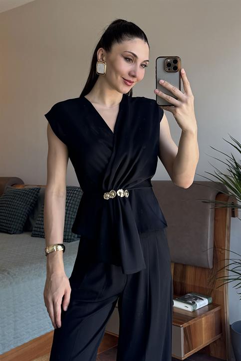 Siyah Yan Düğme Detaylı Bluz