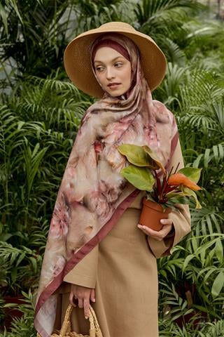 Seasons Of Garden Desen Şal Vişne