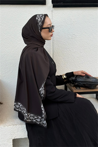 Beyzanın Siyah Venedik Desen Pamuk Vual Şal Tercihi