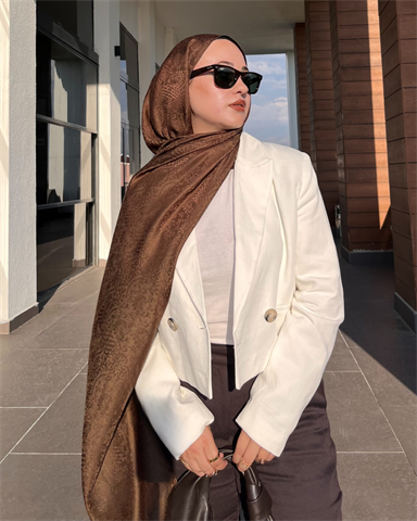 Kahverengi Lavin Desen Jakar Şal