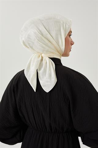 Kırık Beyaz F Desen Parlak Jakar Eşarp