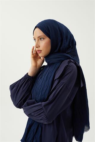Feyza Hakyemezin Lacivert Piliseli Bambu Şal Tercihi