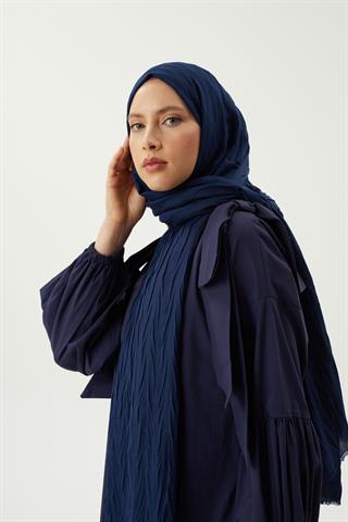 Feyza Hakyemezin Lacivert Piliseli Bambu Şal Tercihi