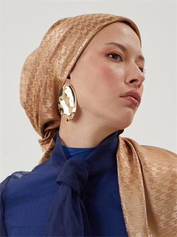 Mocha Kazayağı Desen Parlak Jakar Eşarp