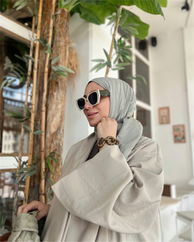 Hazal Aydının Pastel Yeşili Piliseli Bambu Şal Tercihi