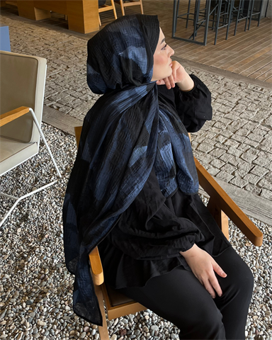 Siyah Karan Desenli Müslin Şal