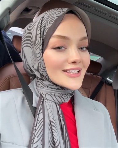 Şule'nin Füme Karma Desen Pamuk Vual Şal Tercihi