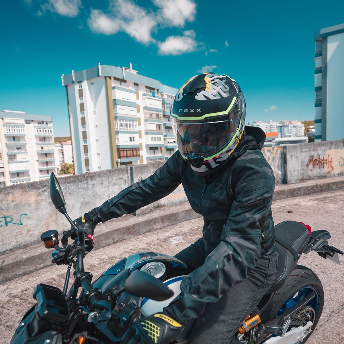 Nexx Y.100R Urbangram Kapalı Motosiklet Kaskı