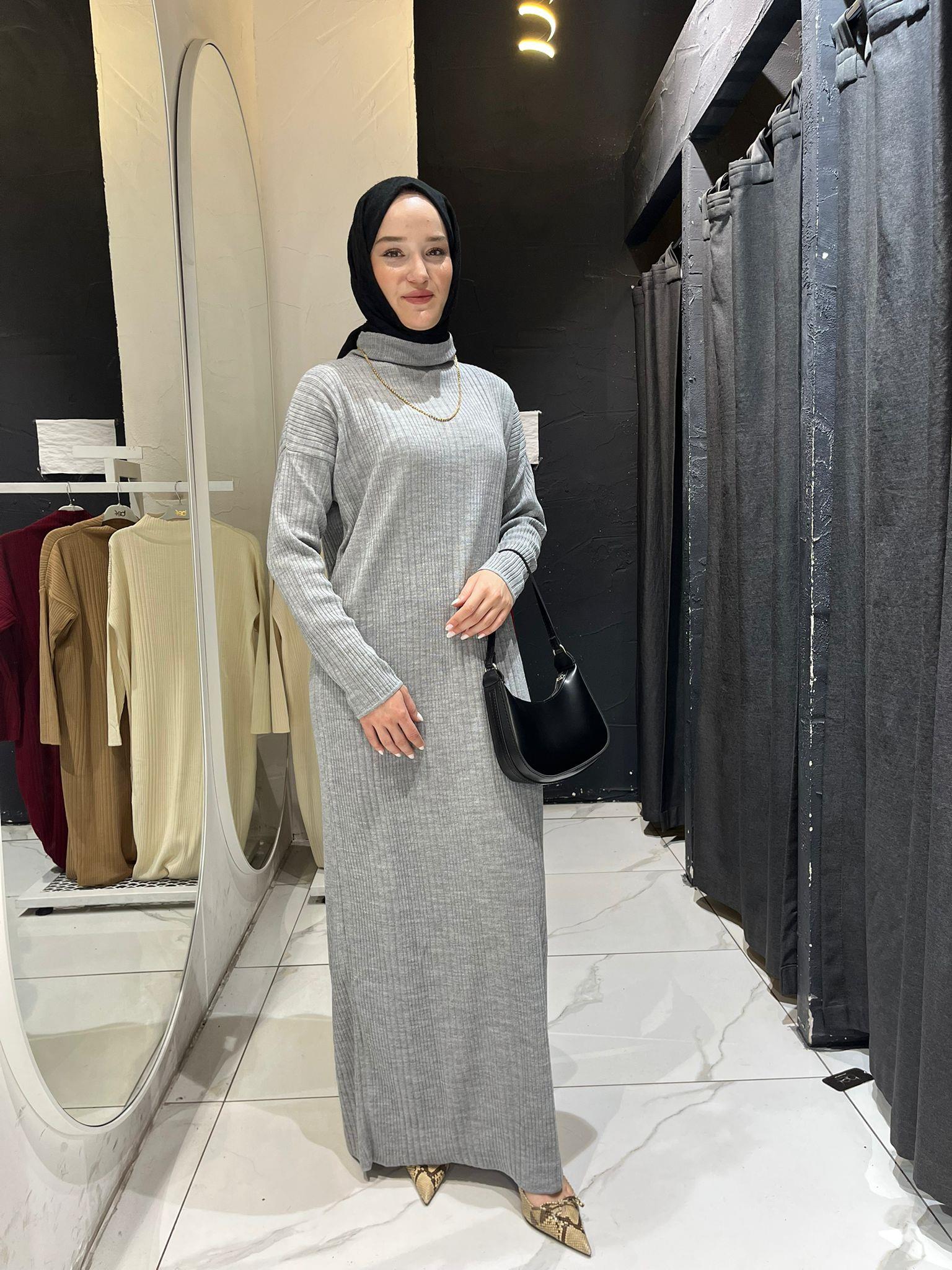 YARIM BOĞAZLI FİTİLLİ TRİKO ELBİSE
