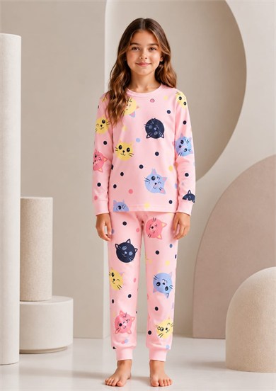 Pijama takımı kedili kız 