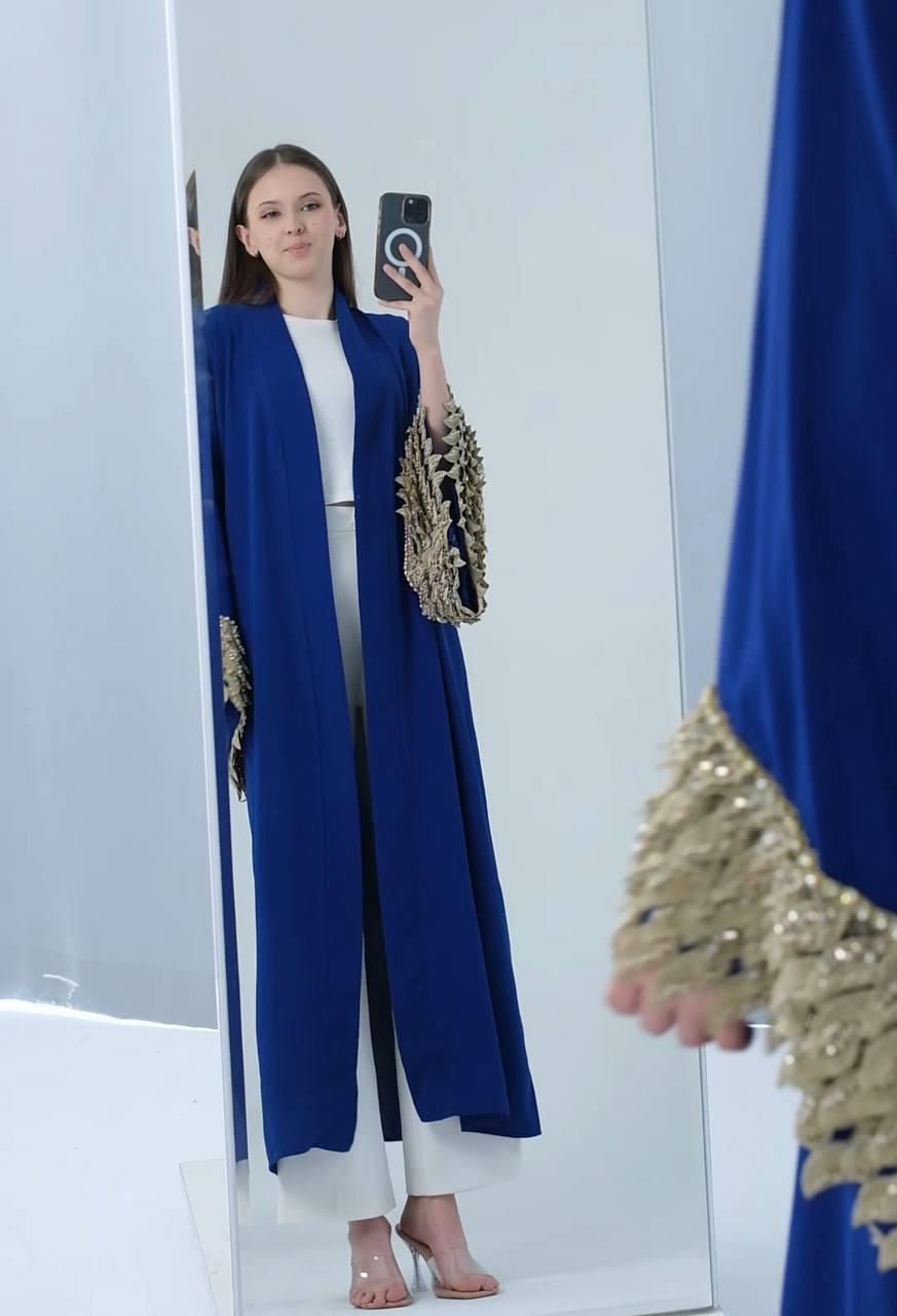 Mavi Abaya Altın Detaylı Şıklık