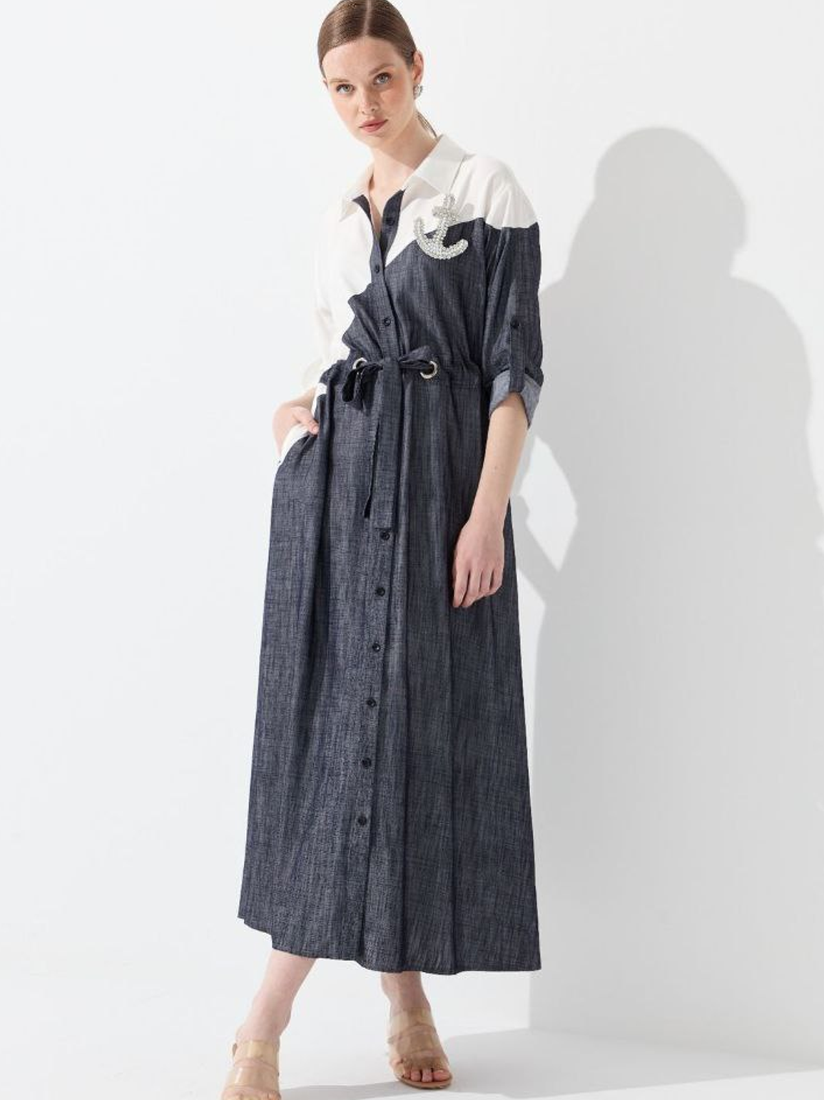 Lady Elbise Gri