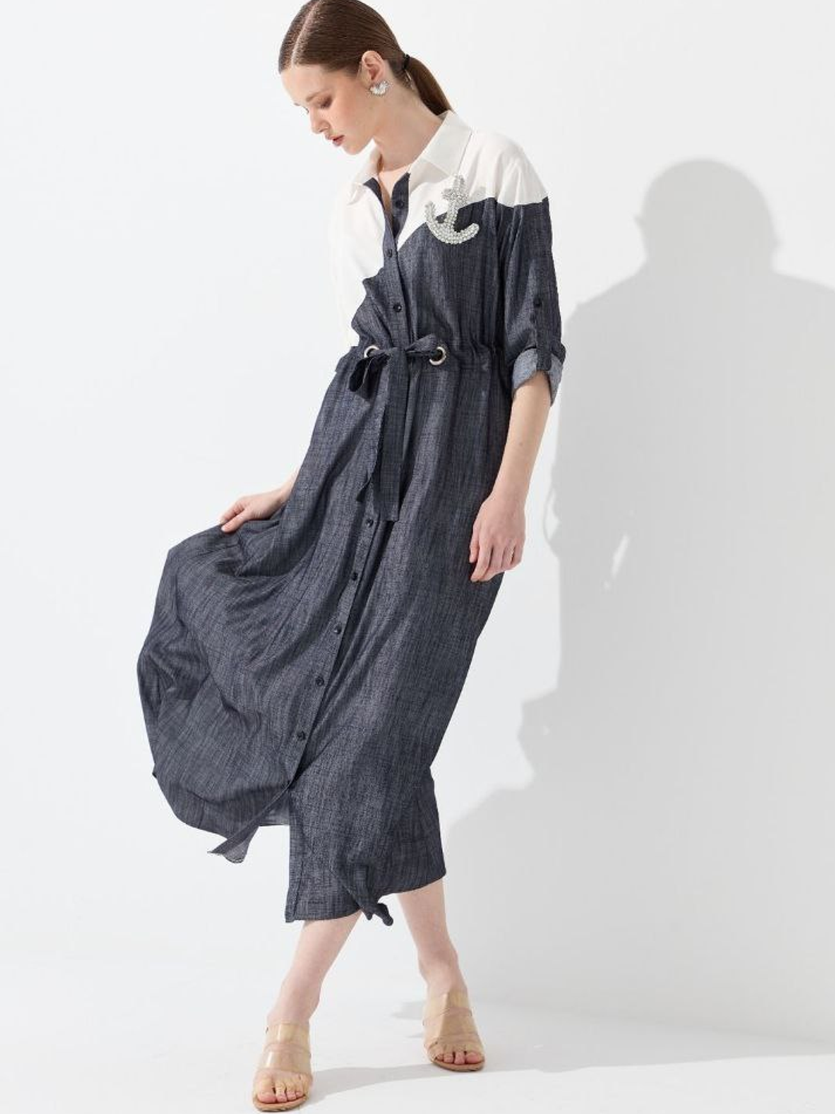 Lady Elbise Gri