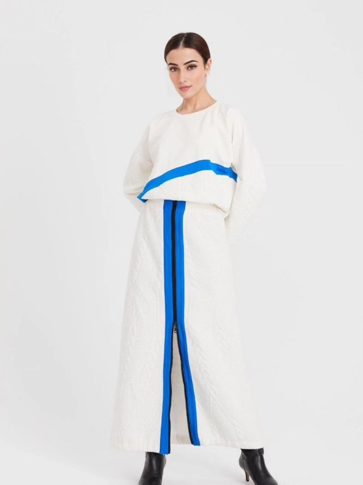 Beyaz Loli Takım Vardo - Tarzınızı Keşfedin, Moda Vardo ile Başlar!