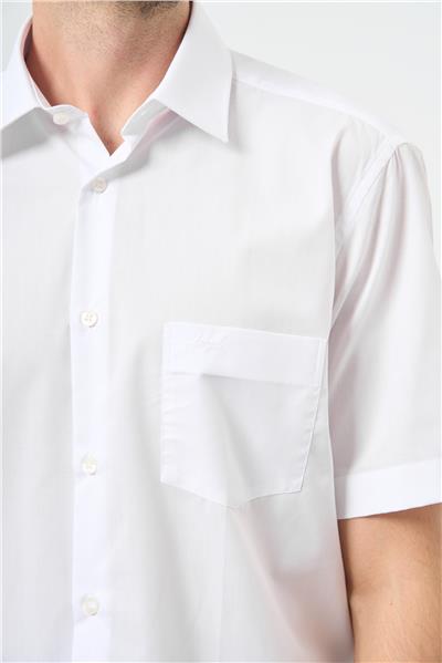 Beyaz Kısa Kol Düz Bez Ayağı Sert Yaka Cepli Pamuklu Classic Comfort Fit Gömlek 1004240925