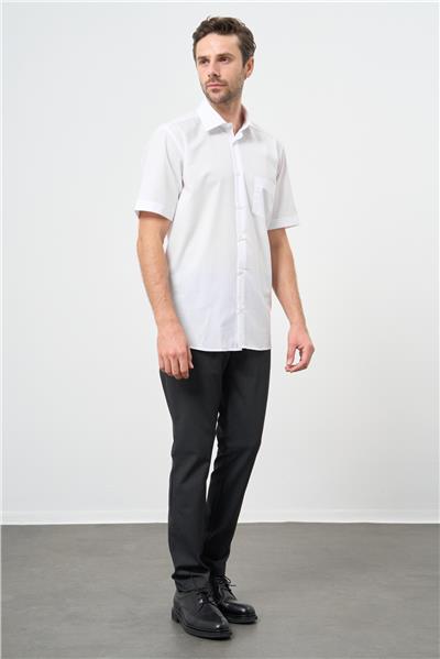 Beyaz Kısa Kol Düz Bez Ayağı Sert Yaka Cepli Pamuklu Classic Comfort Fit Gömlek 1004240925